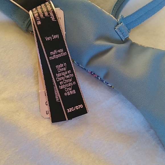 Victoria secret 32 c bra - Picture 2 of 3